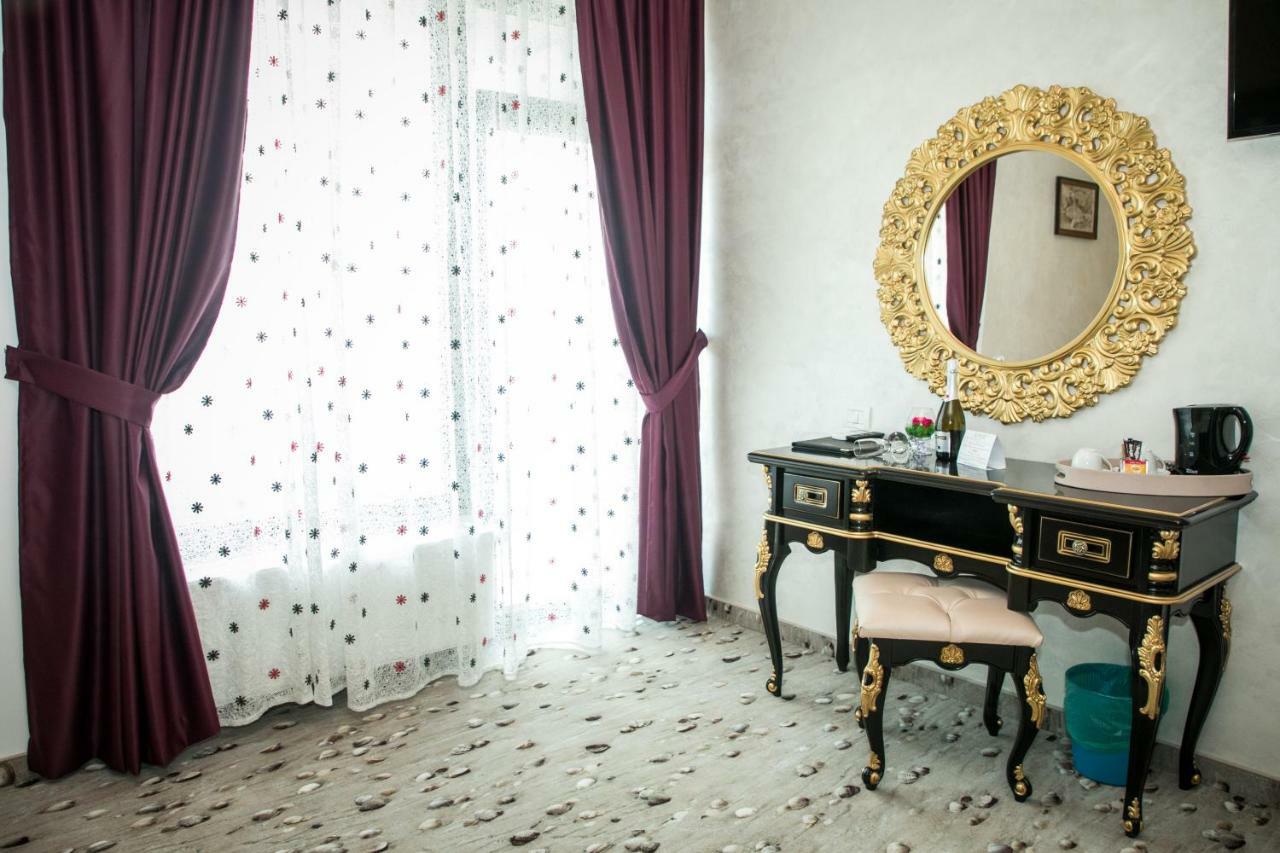 Almar Lake View Boutique H Adults Only Mamaia Eksteriør billede